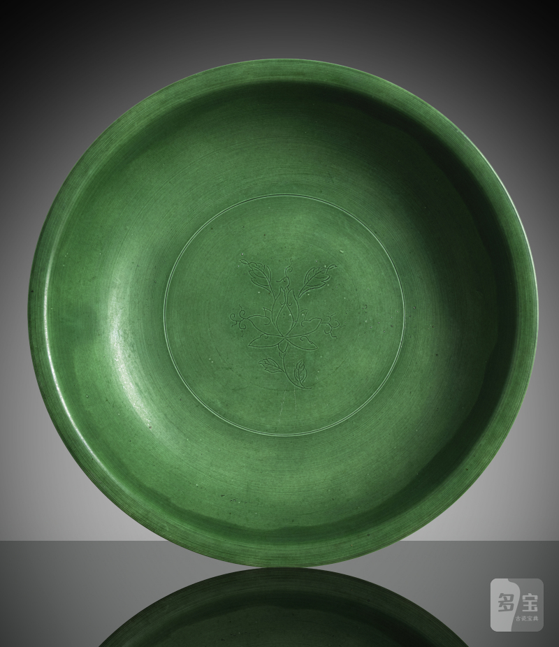 A fine emerald green glazed porcelain bowl
